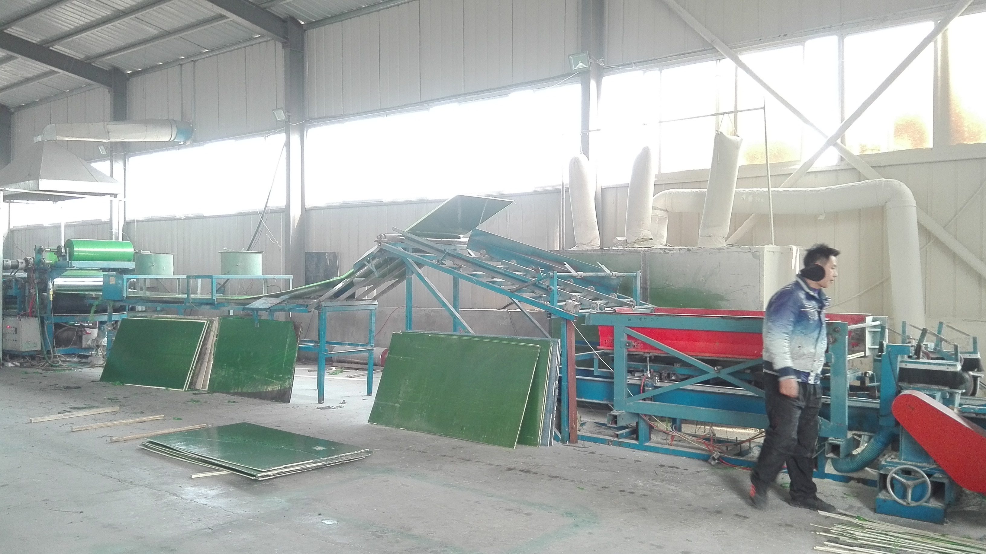 塑面建筑模板與清水模板對比的三大優(yōu)勢